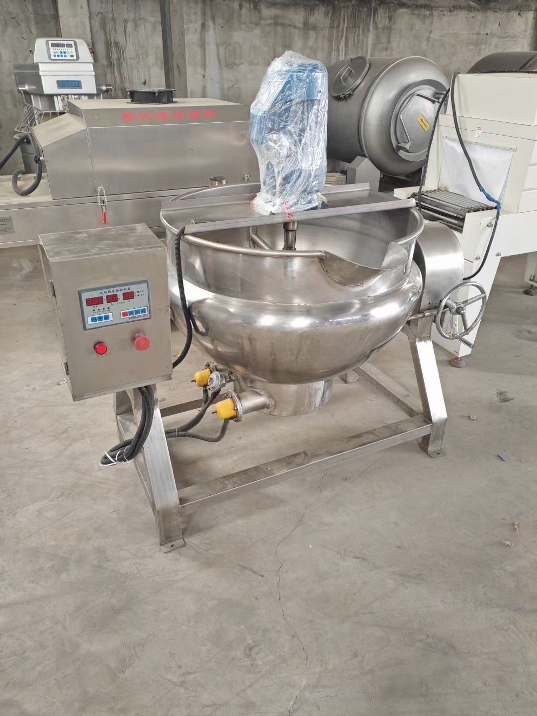 转让二手搅拌夹层锅 一台容积200L搅拌倾斜电加热-1