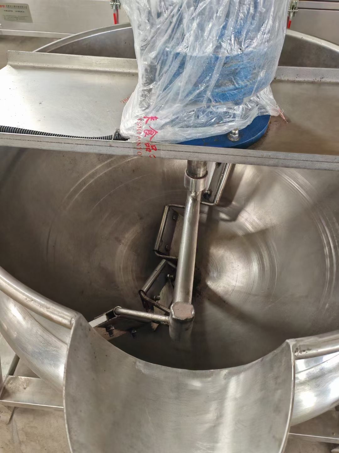转让二手搅拌夹层锅 一台容积200L搅拌倾斜电加热-2