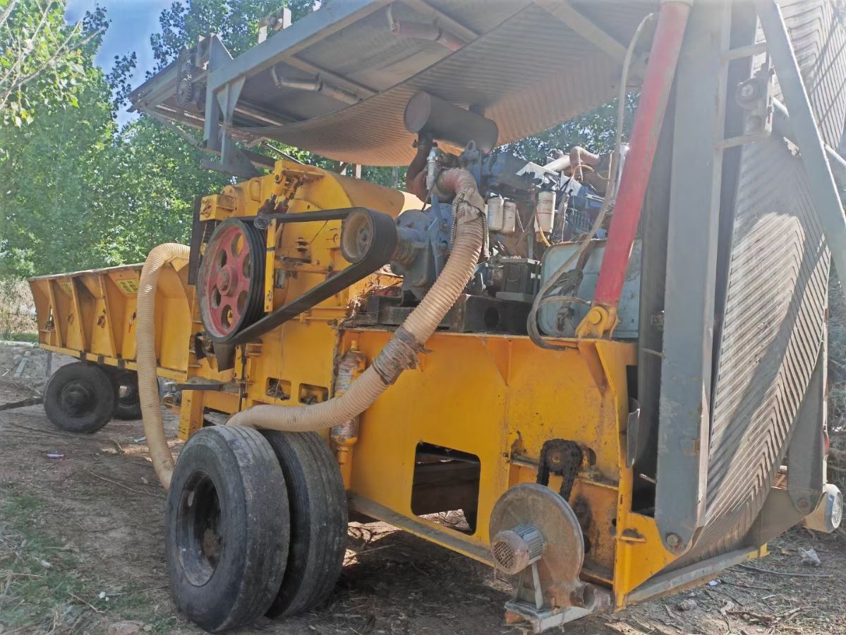 转让二手削片机 一台1300型宏鑫产430马力柴油-1