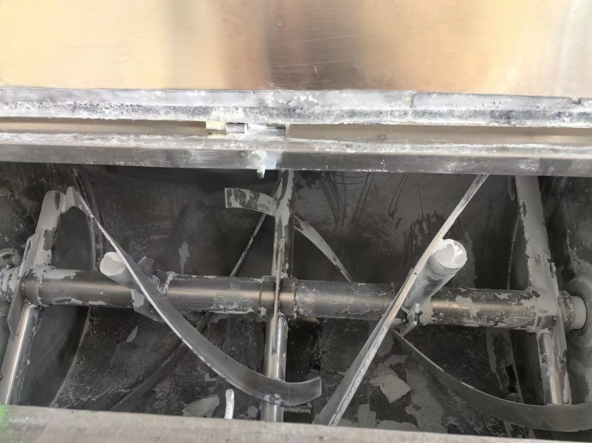 转让二手螺带混合机 两台容积1立方电加热卧式螺带混-2