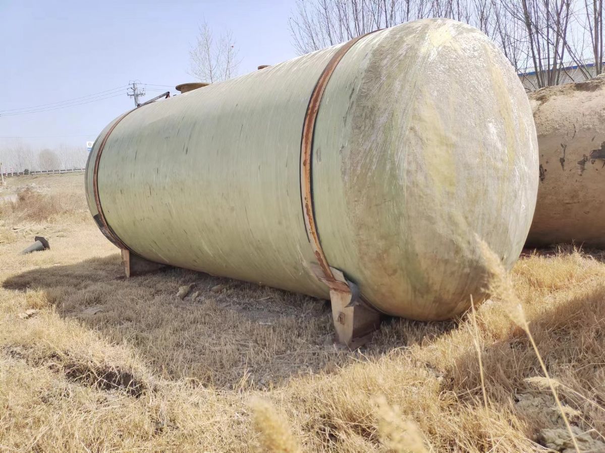 转让二手玻璃钢罐 两台容积30立方车载卧式玻璃钢罐-2