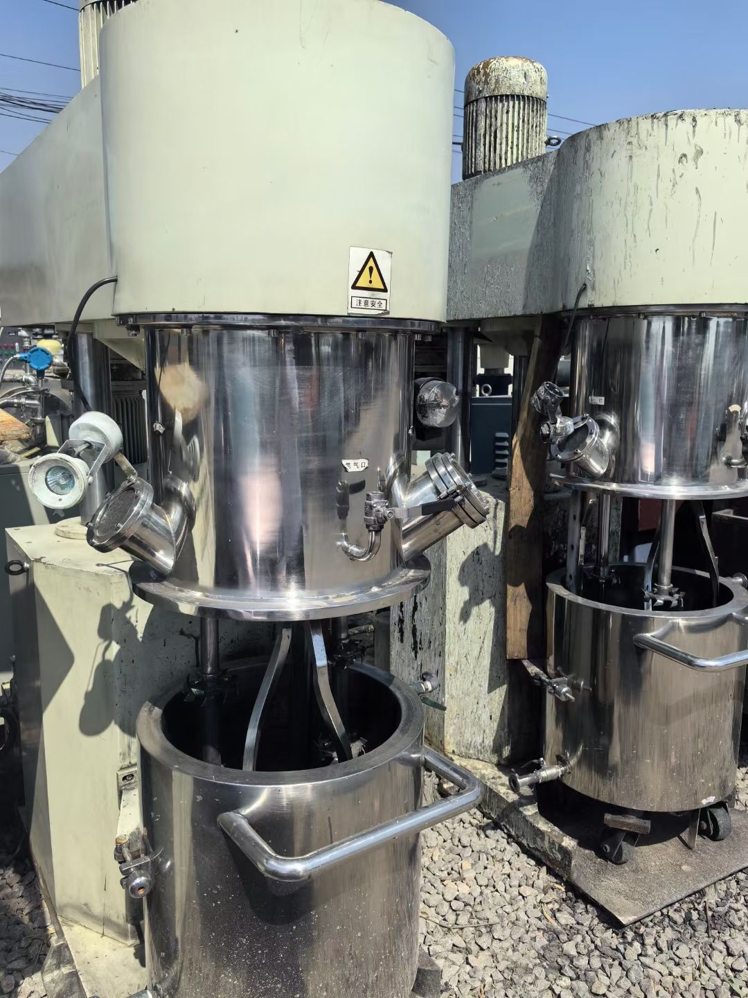 转让二手行星搅拌机 两台容积60L双层加热行星搅拌-1