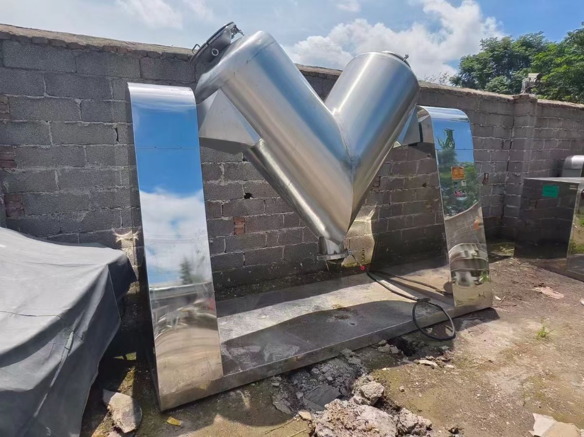 转让二手V型混合机 一台容积1000L食品级抛光V-2