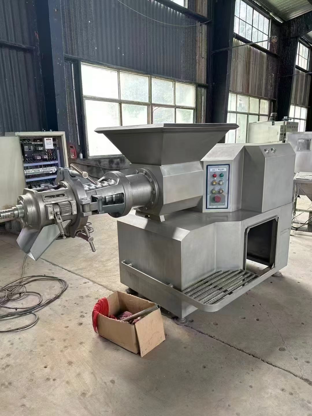 转让二手骨肉分离机 一台180型哈尔滨双百产全自动-1