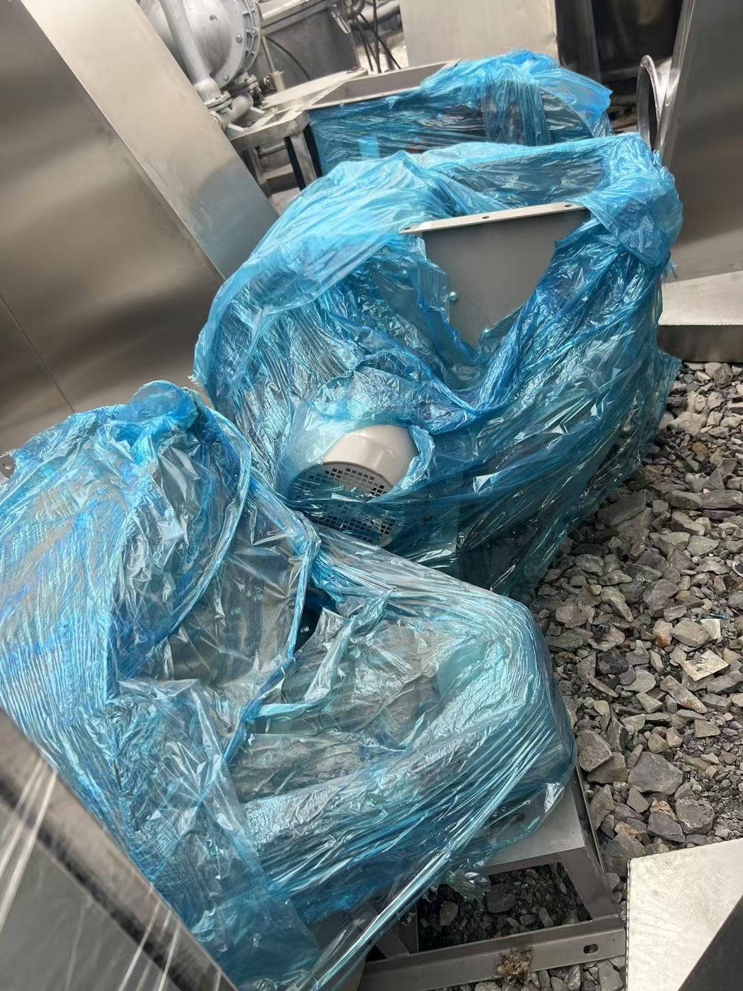 转让二手流化床干燥机 两套0.6米X6米电加热振动-1