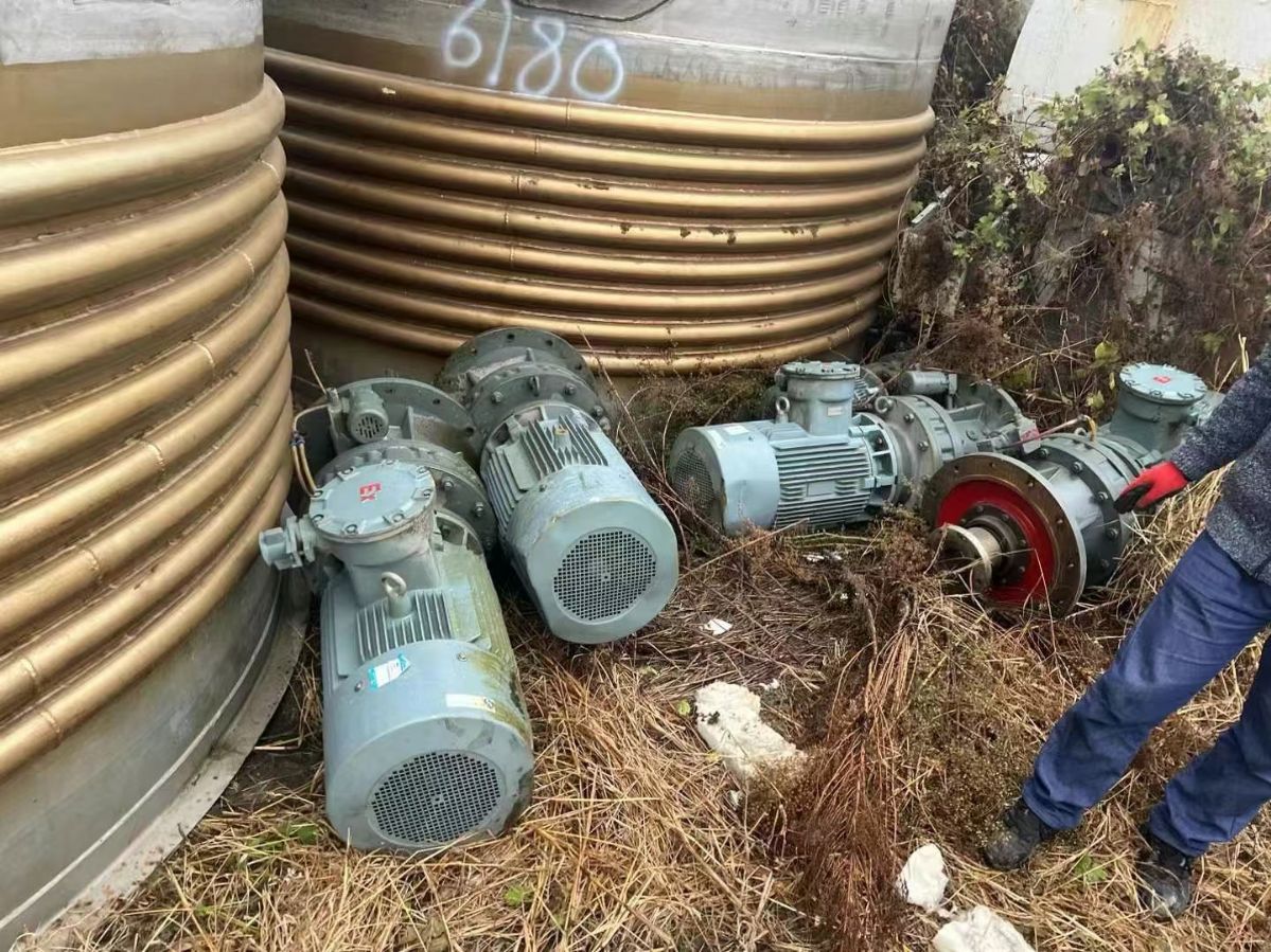 转让二手不锈钢搅拌罐 容积30立方-50立方外盘管-1