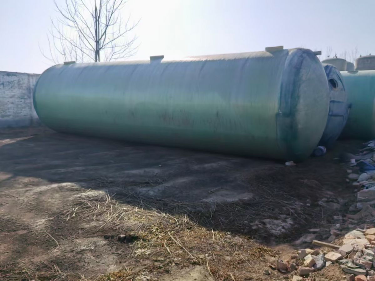 转让二手玻璃钢罐 30台容积100立方卧式盐酸玻璃-2