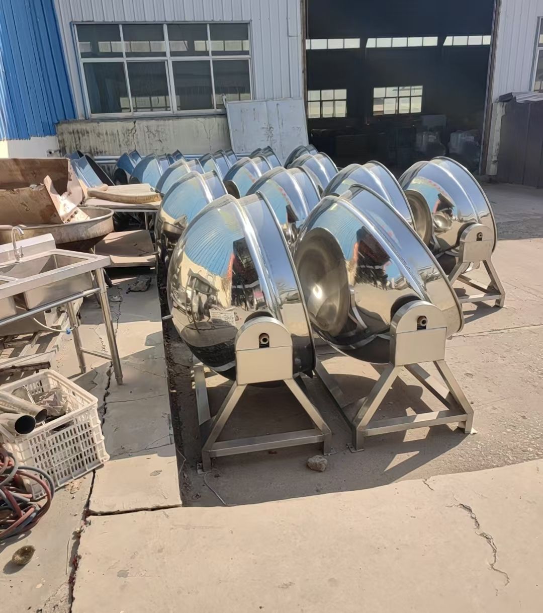 转让二手蒸汽夹层锅 20台容积600L蒸汽加热倾斜-1