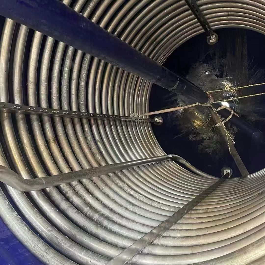 转让二手搪瓷反应釜 两台容积6300L内置钛材盘管-2