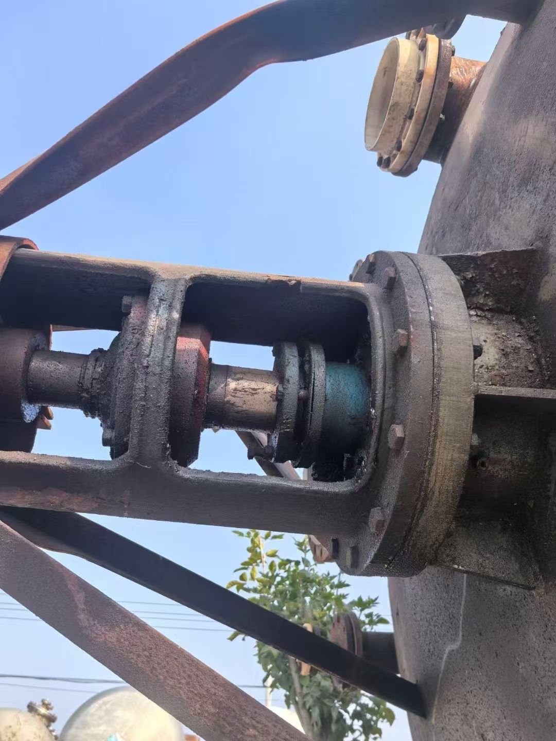 转让二手钛材反应釜 一台容积50立方内双层盘管钛材-2