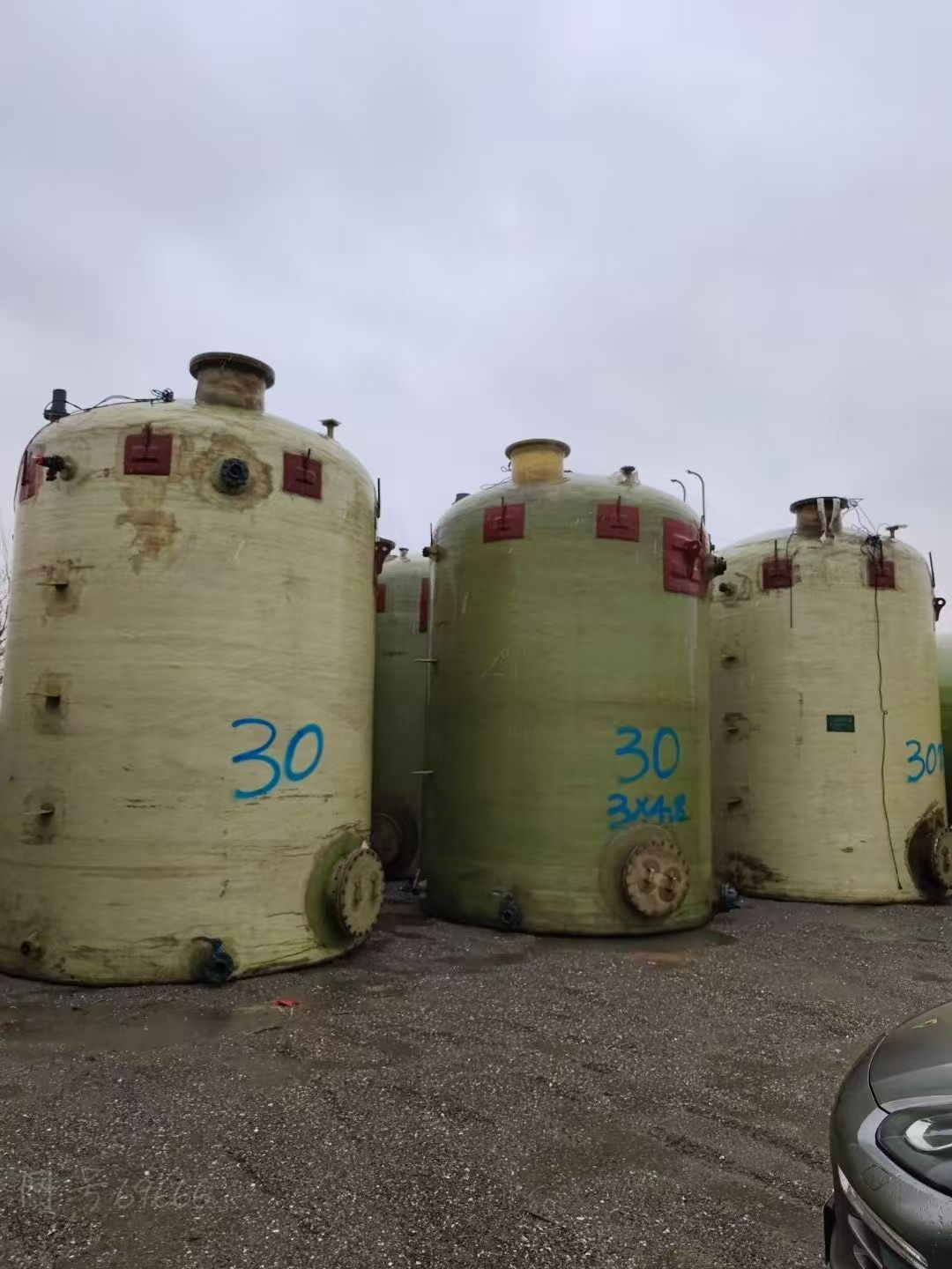 转让二手玻璃钢罐 三台容积30立方原储水立式玻璃钢-2