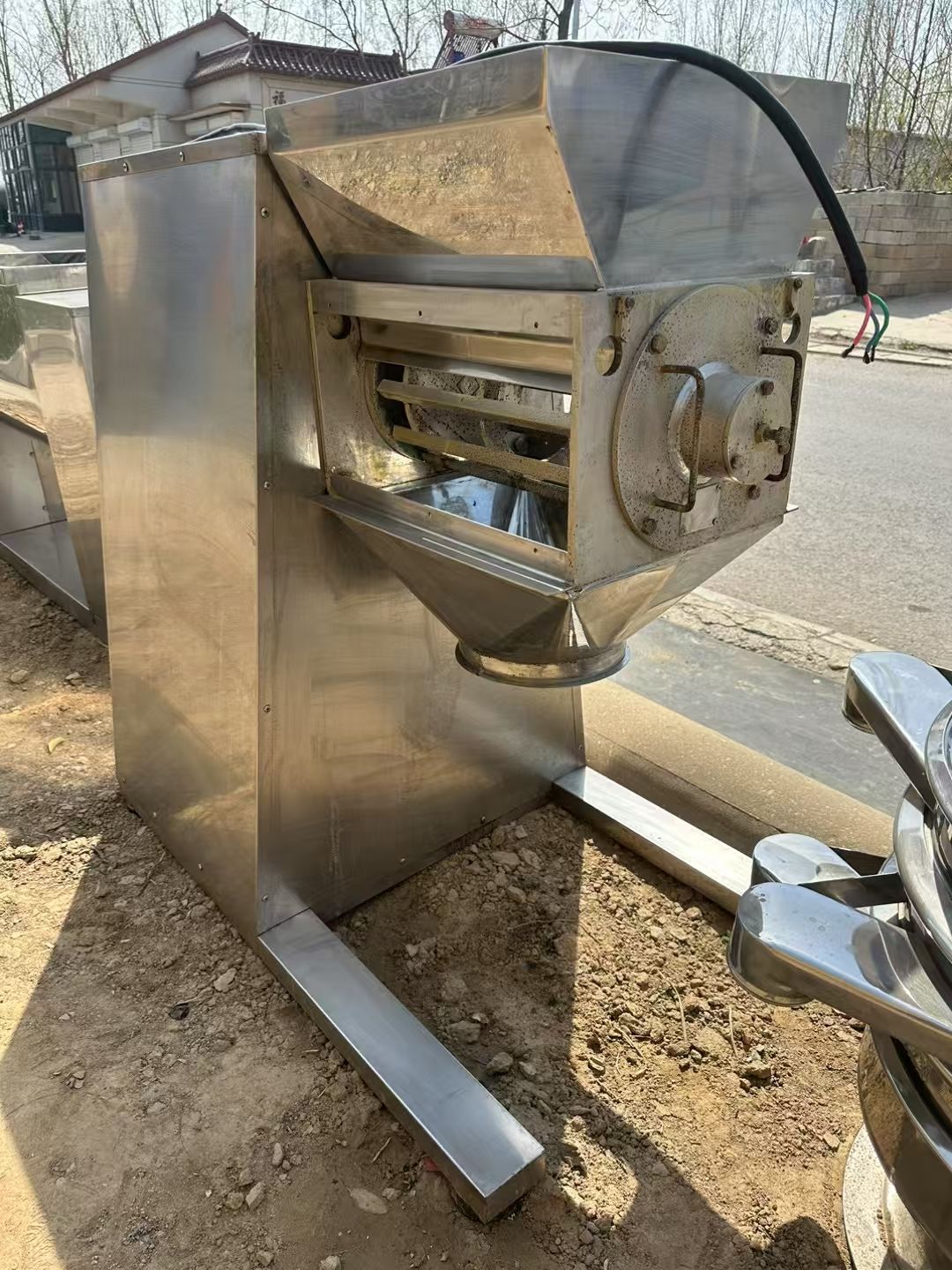 转让二手摇摆颗粒机 一台YK-250型双头摇摆颗粒-2