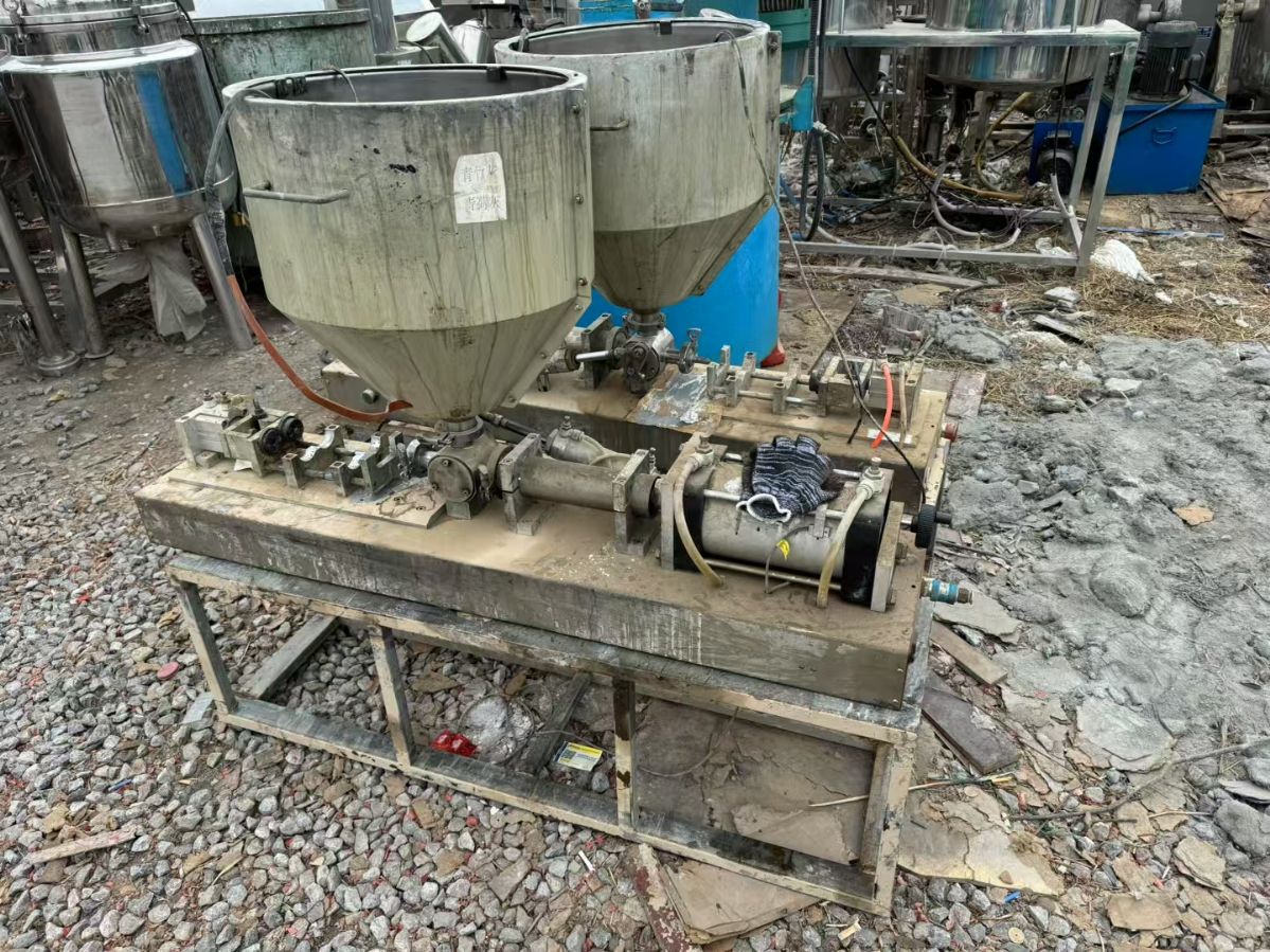 转让二手气动灌装机 8台气动美缝剂灌装机-1