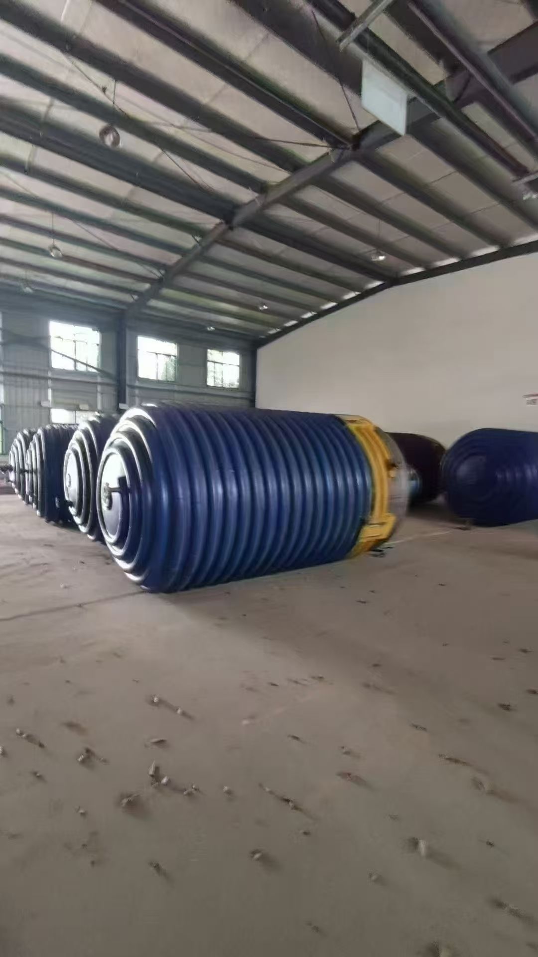 转让二手不锈钢反应釜 6.3立方-10立方外盘管全-1