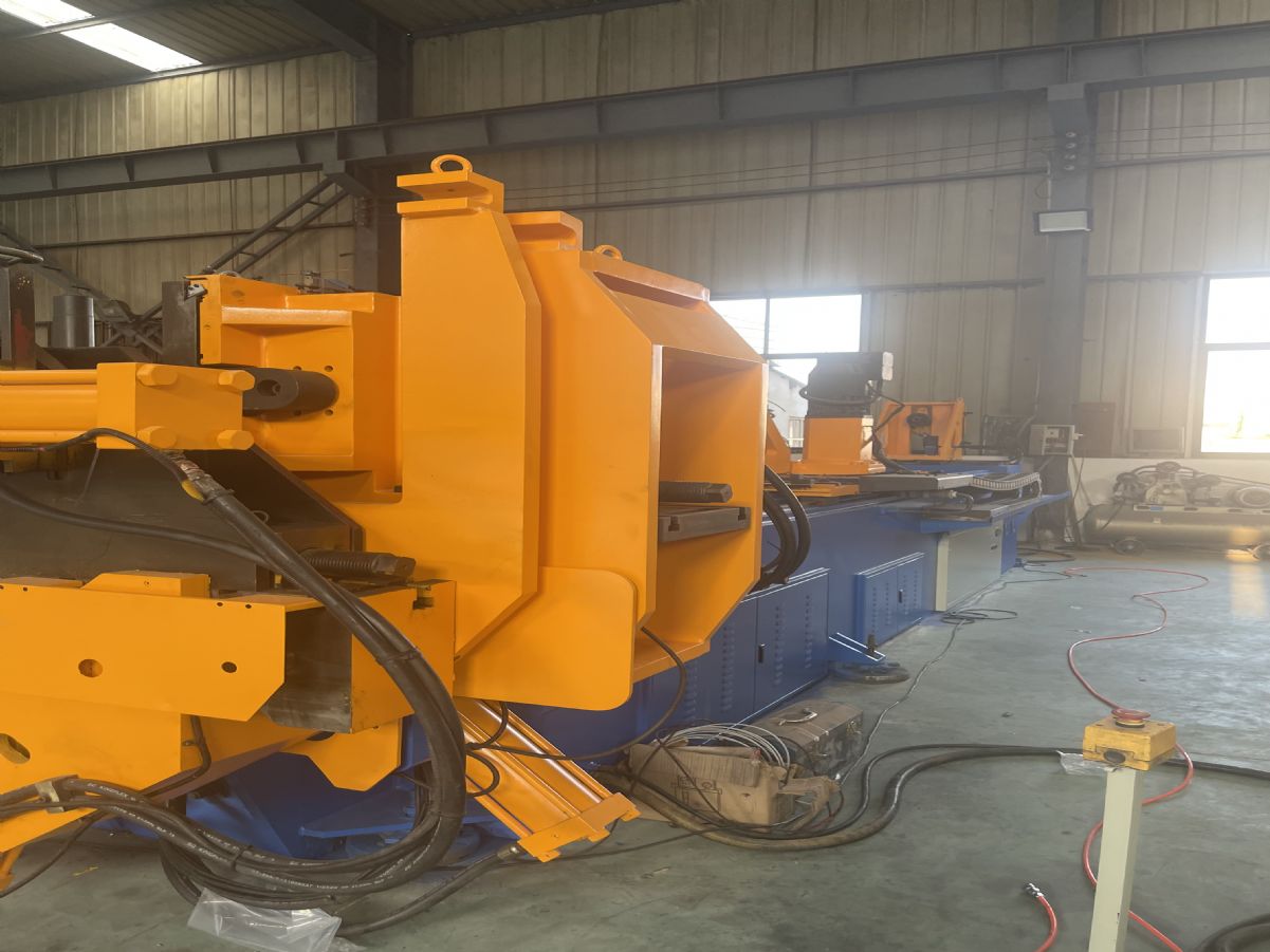 乔升品牌数控弯管机CNC130MRE-RBE-2