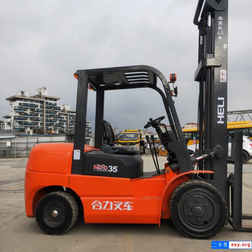 出售9成新二手叉车-2
