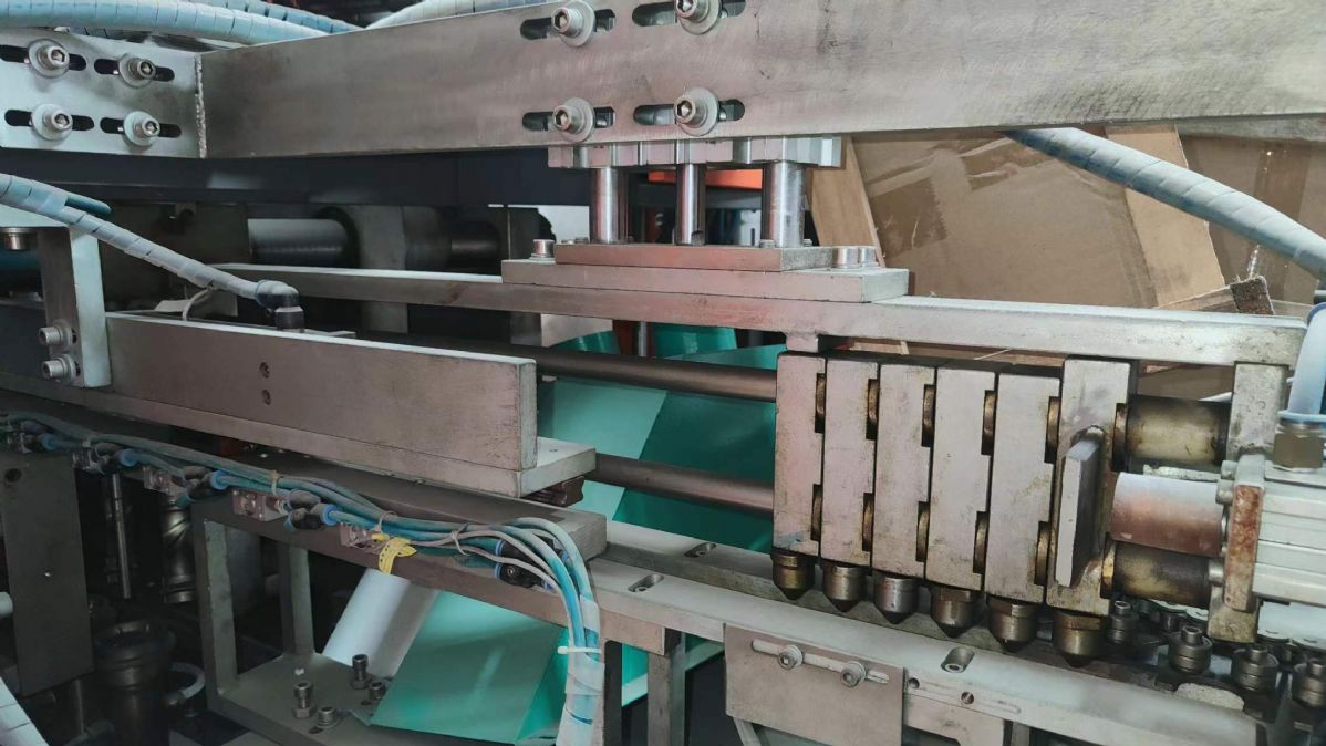 给钱就卖样机一出六吹瓶器吹塑机-1