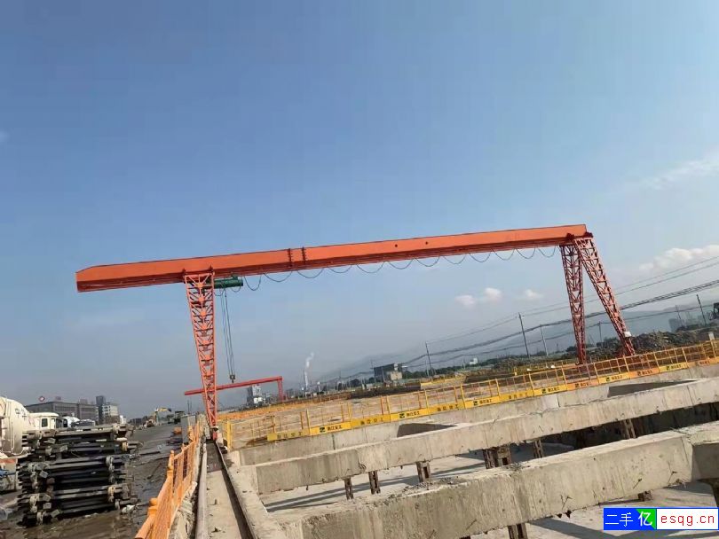 出售5吨8吨10吨门式包厢行车天车天航 20吨25-1