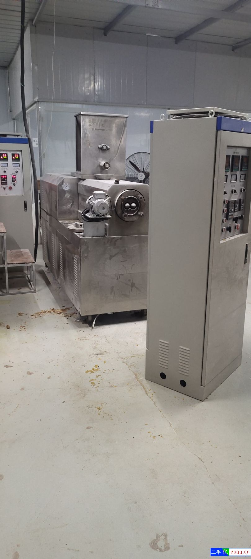 转让9成新二手双螺杆膨化机-1