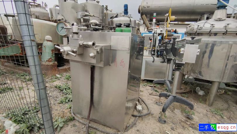 青岛强星高压均质机，型号QXGYJZJ，额定流量1-1