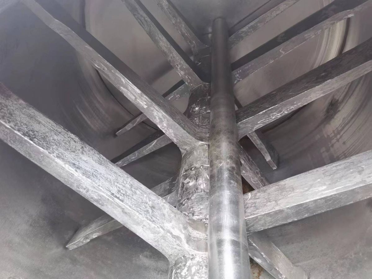 转让9成新4立方耙式真空干燥机1台,铸造耙齿-2