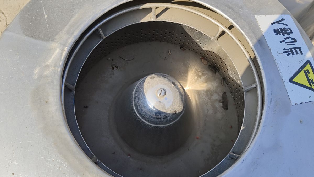 转让9成新PB600型全不锈钢材质平板密闭离心机1-1