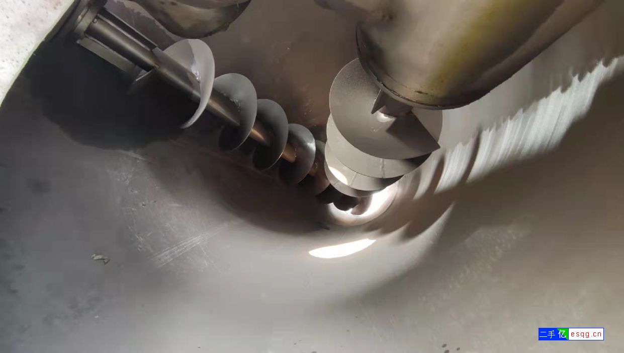 转让9成新10立方不锈钢锥形双螺旋混合机一台-1