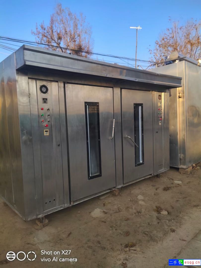 有需要旋转式烤炉的吗？九层新，配套齐全，有需要的联-1