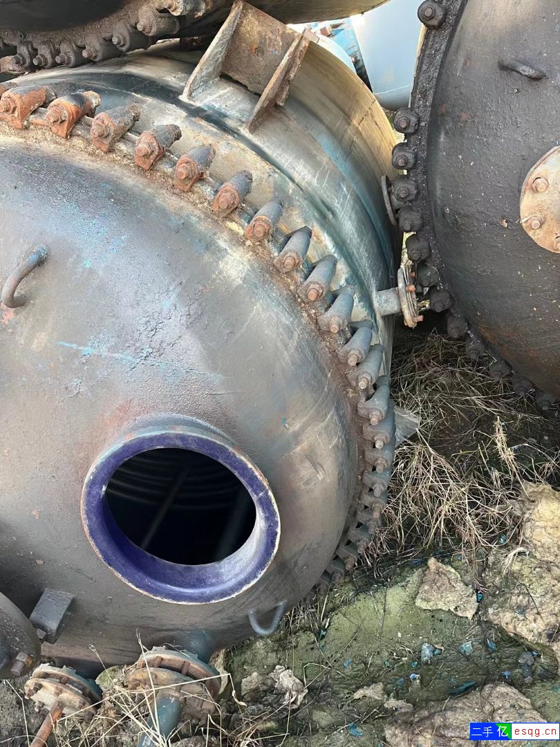 便宜出售  5000升钛盘管搪瓷反应釜，还剩下*后-2