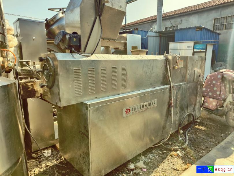 出售75型大意双螺杆膨化机，300旋转制粒机，16-1