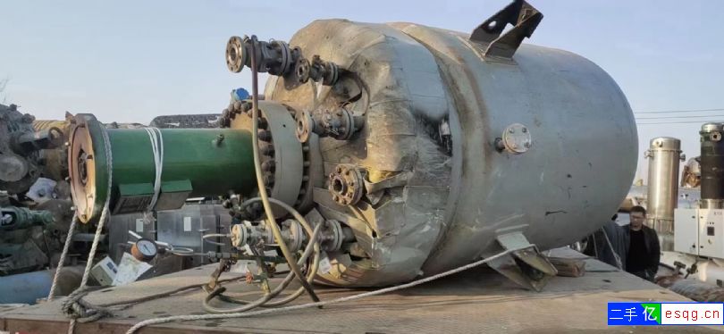 出售  3立方30公斤压力高压反应釜一台！手续齐全-1