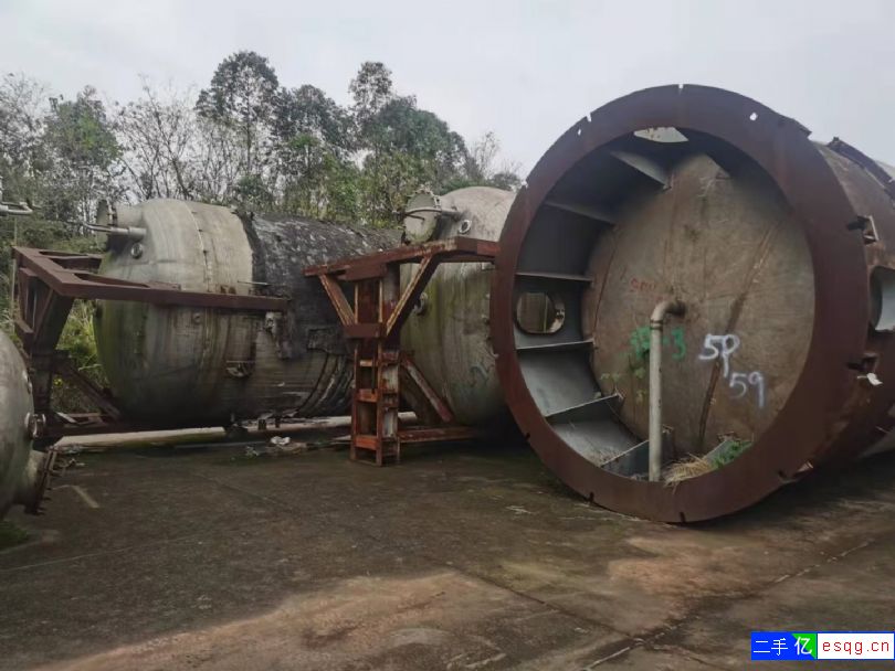 便宜出售 160立方发酵罐8台，进口莱宁电机减速机-2