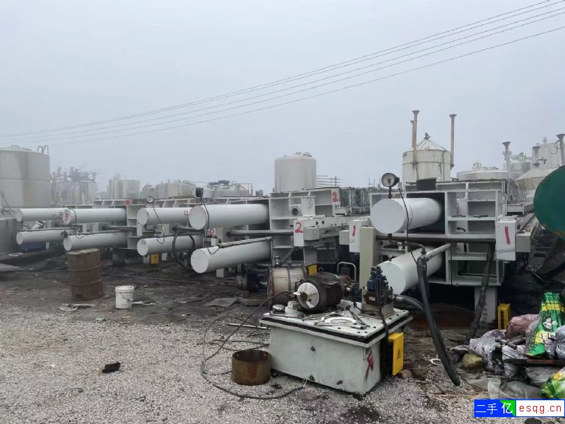 出售景津压滤机5台，其中300隔膜压滤机3台，25-1