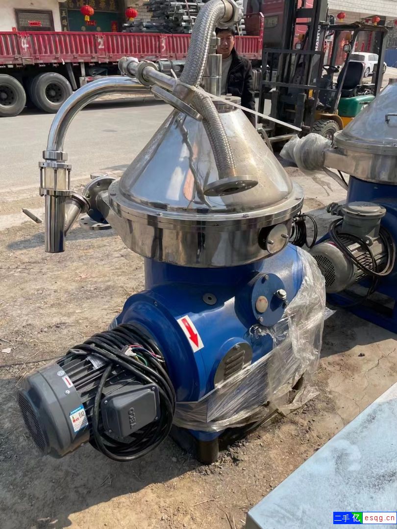 355*1160型卧螺离心机，360型碟片分离机，-1