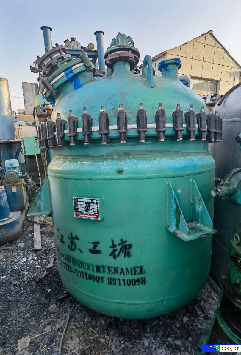 新到两台江苏工塘产1000升搪瓷反应釜，一台用过一-1
