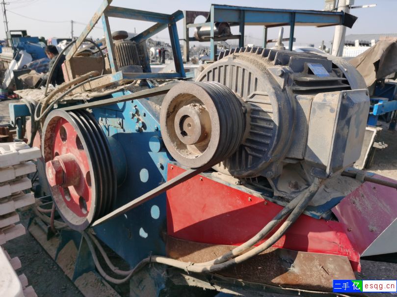 转让精品216木材削片机-1