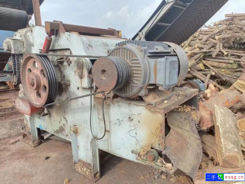 处理一台宏鑫217削片机，90千瓦电机，3片刀进料-1