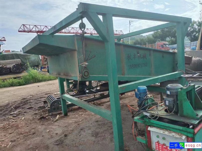 处理一台宏鑫217削片机，90千瓦电机，3片刀进料-2