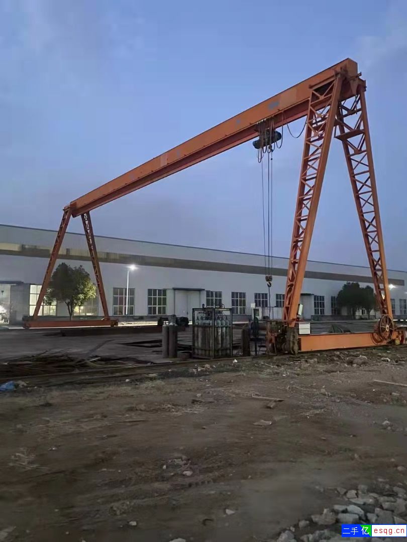 地行龙门吊-1