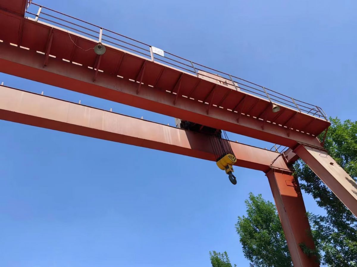 二手32吨双梁龙门吊-2