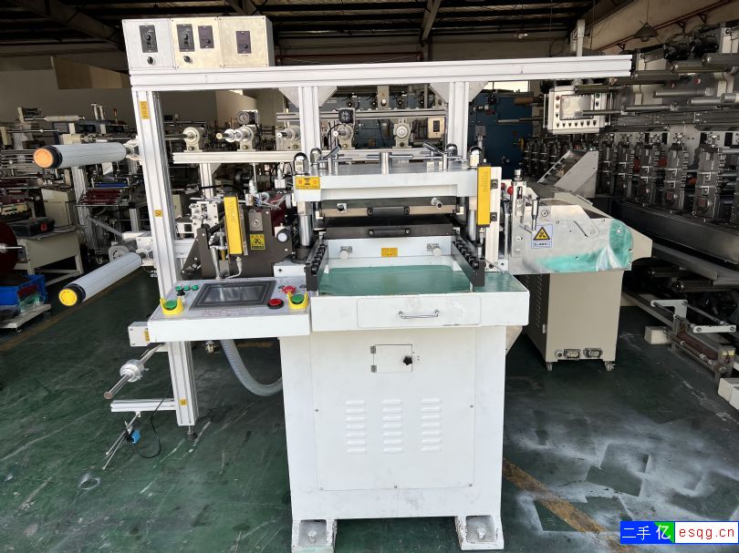 转让9成新宏文450异步套位模切机-1