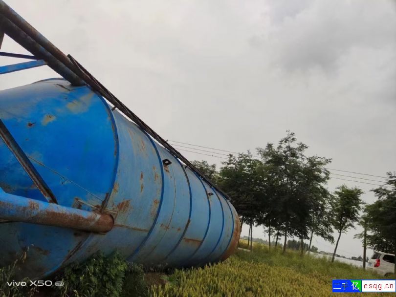 超低价处理两个100吨水泥罐。-1