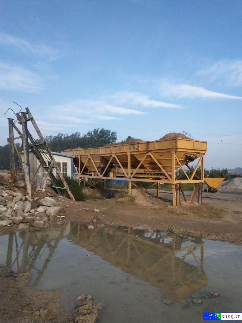 郑州：4.5万超低价清场处理50搅拌站一套（JS1-2