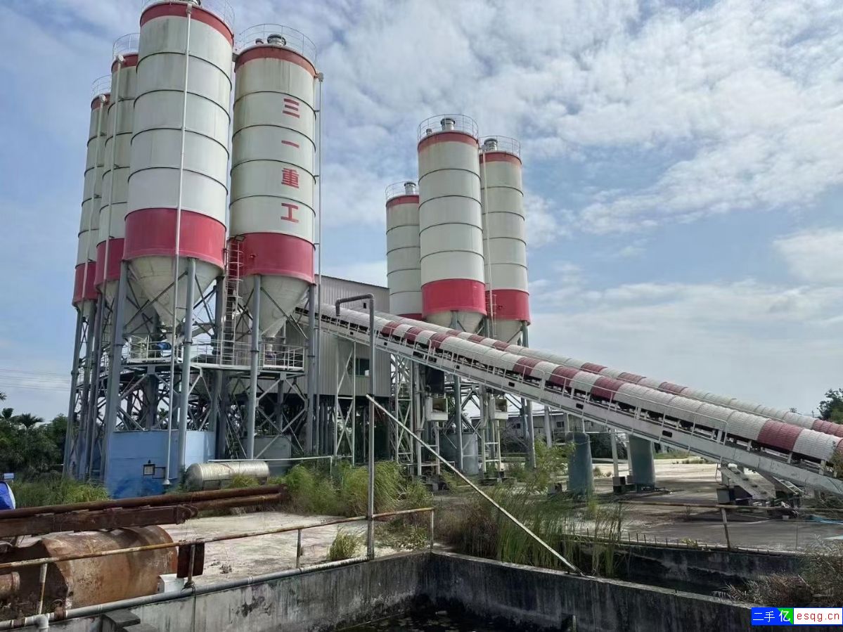 海南：低价处理9.5成新双线三一120搅拌站，钢结-1