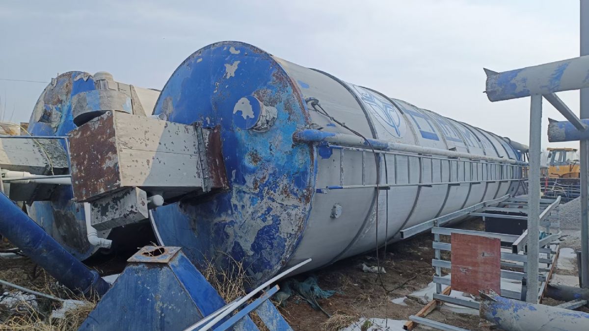 转让九成新二手150吨水泥仓两台-1