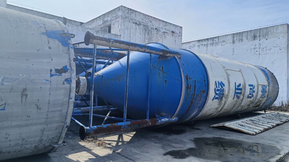 转让九成新二手100吨水泥仓4台-2