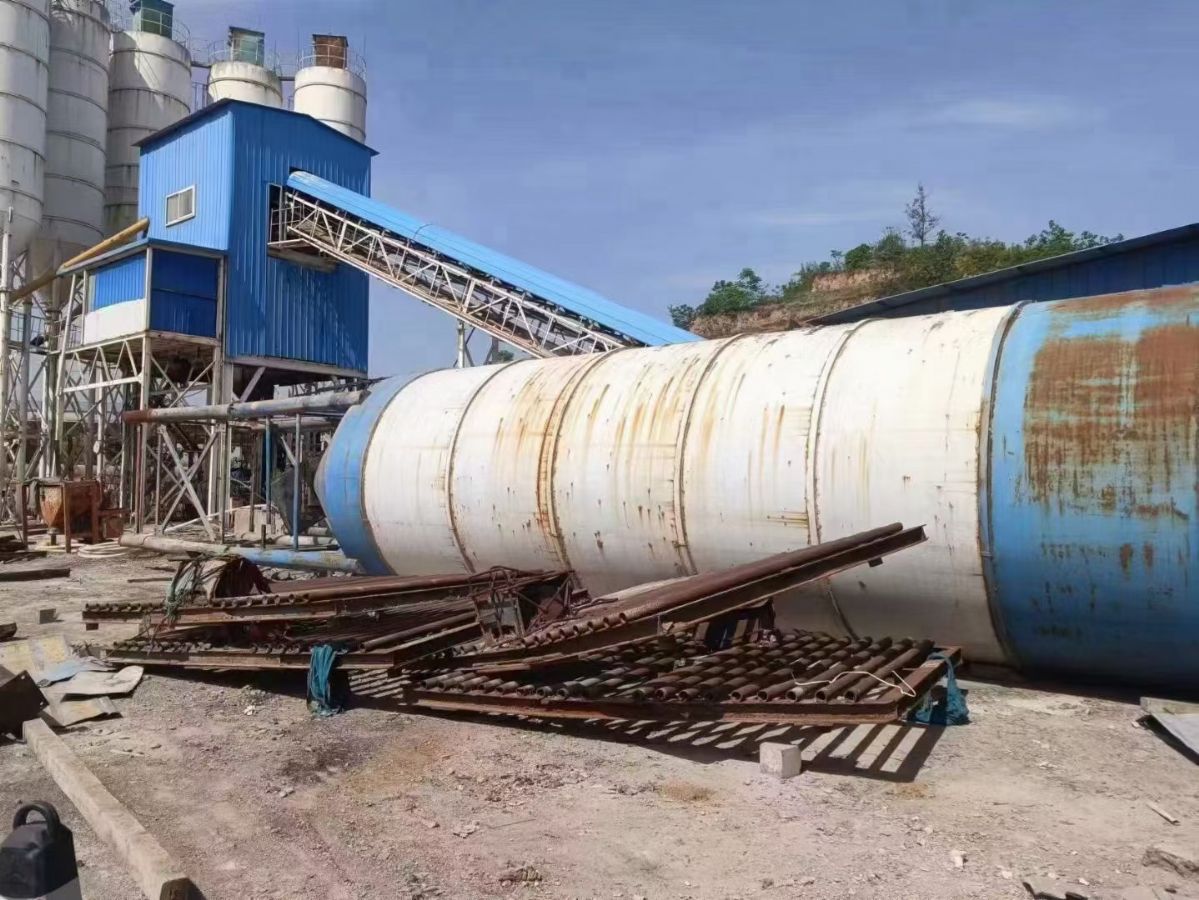 转让九成新100吨二手水泥仓两台-2