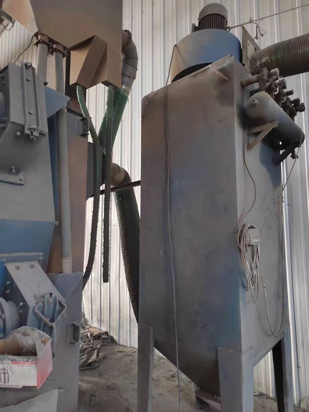 出售单钩抛头脉冲除尘器，价格不高-2