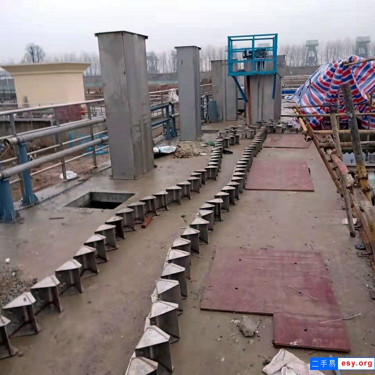转让9.9成新提升机一台斗式提升机提升机刮板输送机-1
