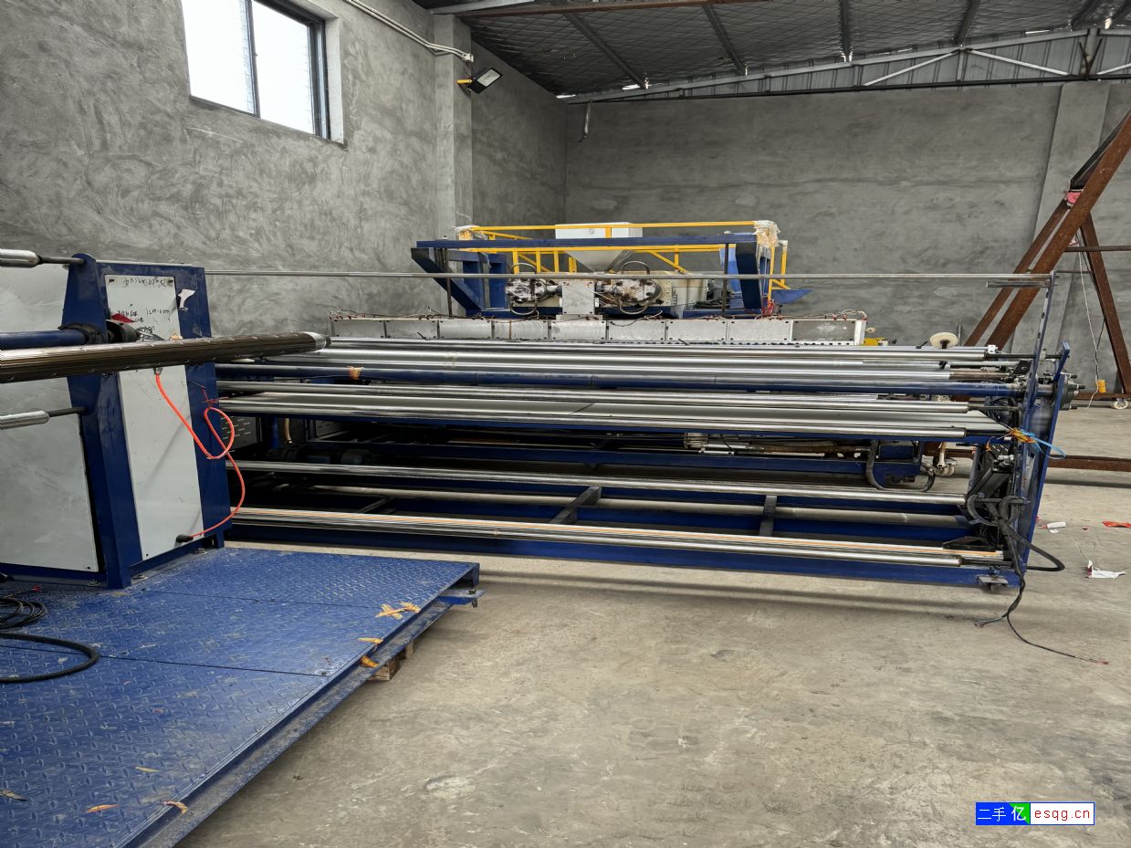 转让九成新2600单面双螺杆气泡膜机-1